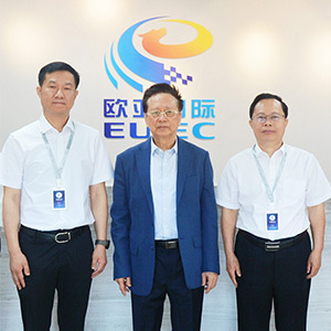 陈昌智莅临英国bet356国际参观考察