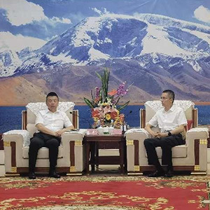 和振伟与俄铁首代铁木尔在新疆喀什考察投资兴建跨境物流集散中心项目
